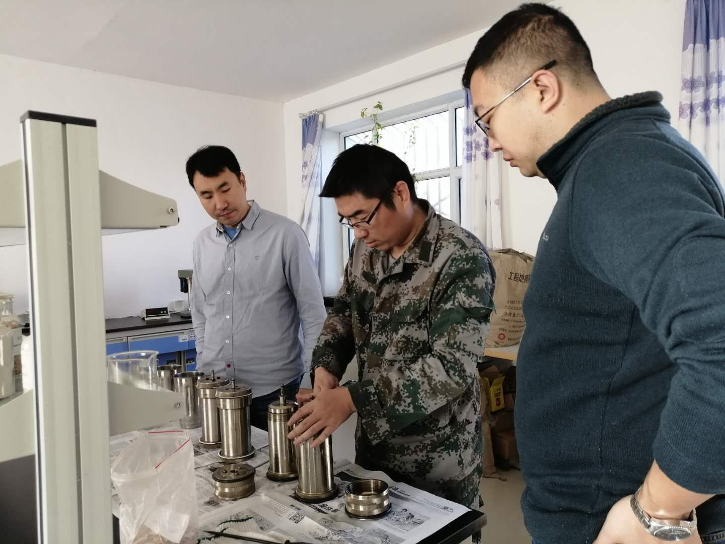 图片为产品试验中